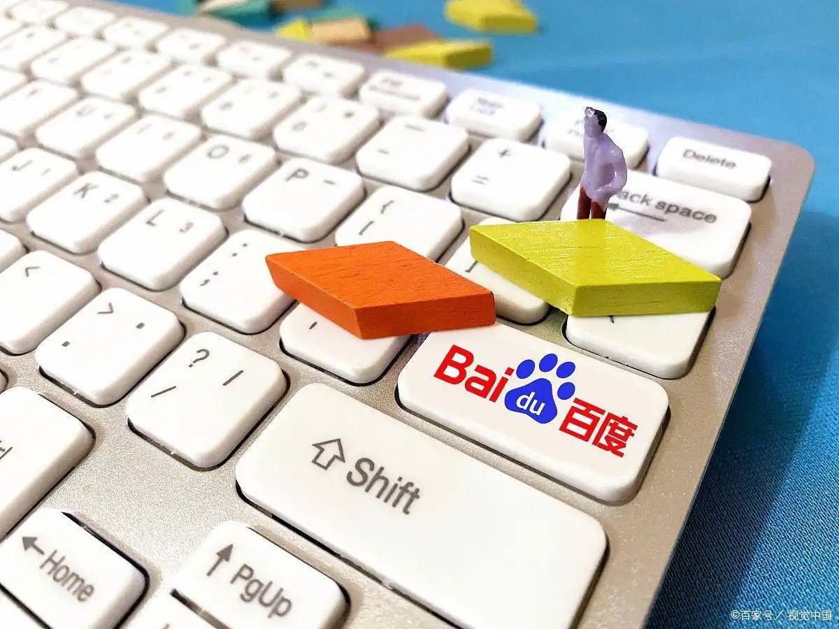 宋茜强曝光镜头下的五官